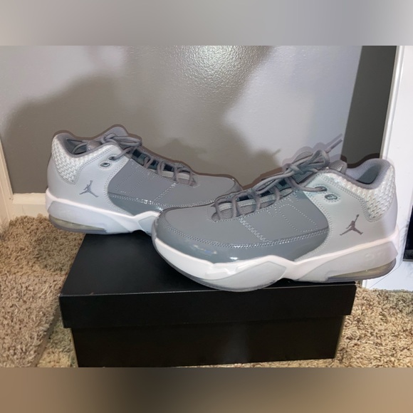 size 7y 
JORDAN MAX AURA 3 (GS) I will negotiate!! - Picture 9 of 10